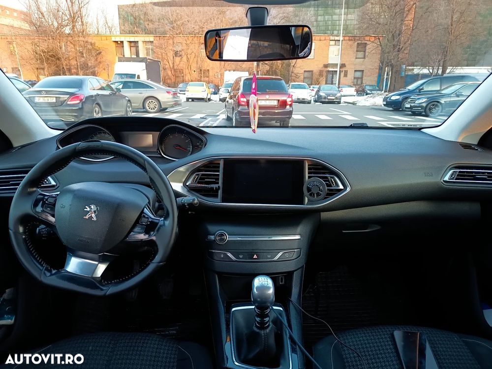 Peugeot 308 1.2 L PureTech Turbo S&S Access - 6