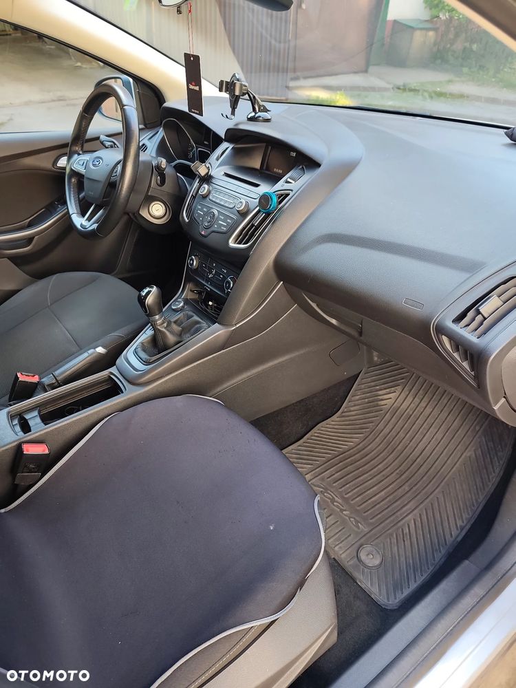 Ford Focus 1.6 Trend - 10