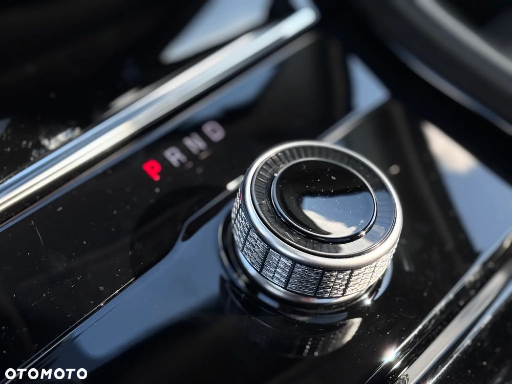 Jeep Grand Cherokee - 33