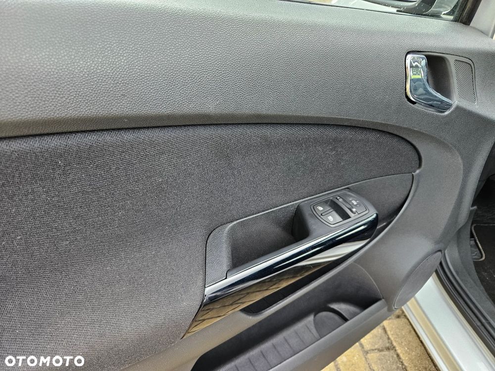 Opel Corsa 1.2 16V Essentia - 13