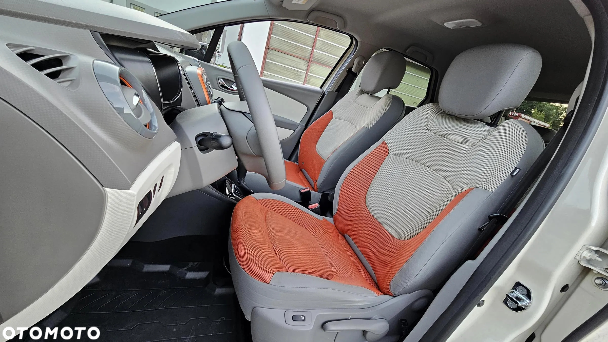 Renault Captur ENERGY TCe 120 EDC LIMITED - 25