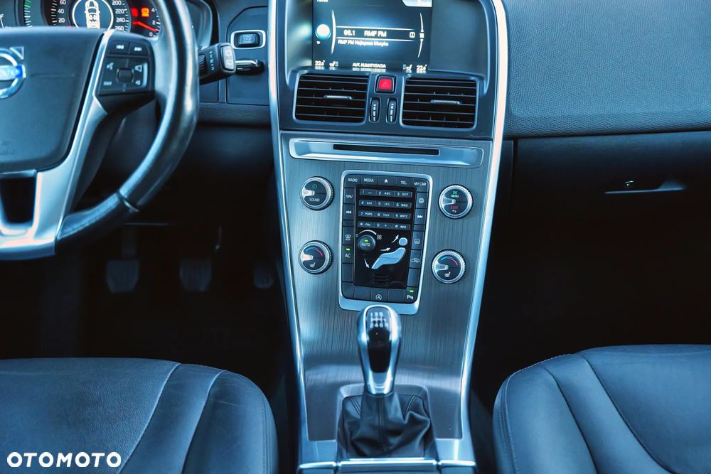 Volvo XC 60 D4 Momentum - 38