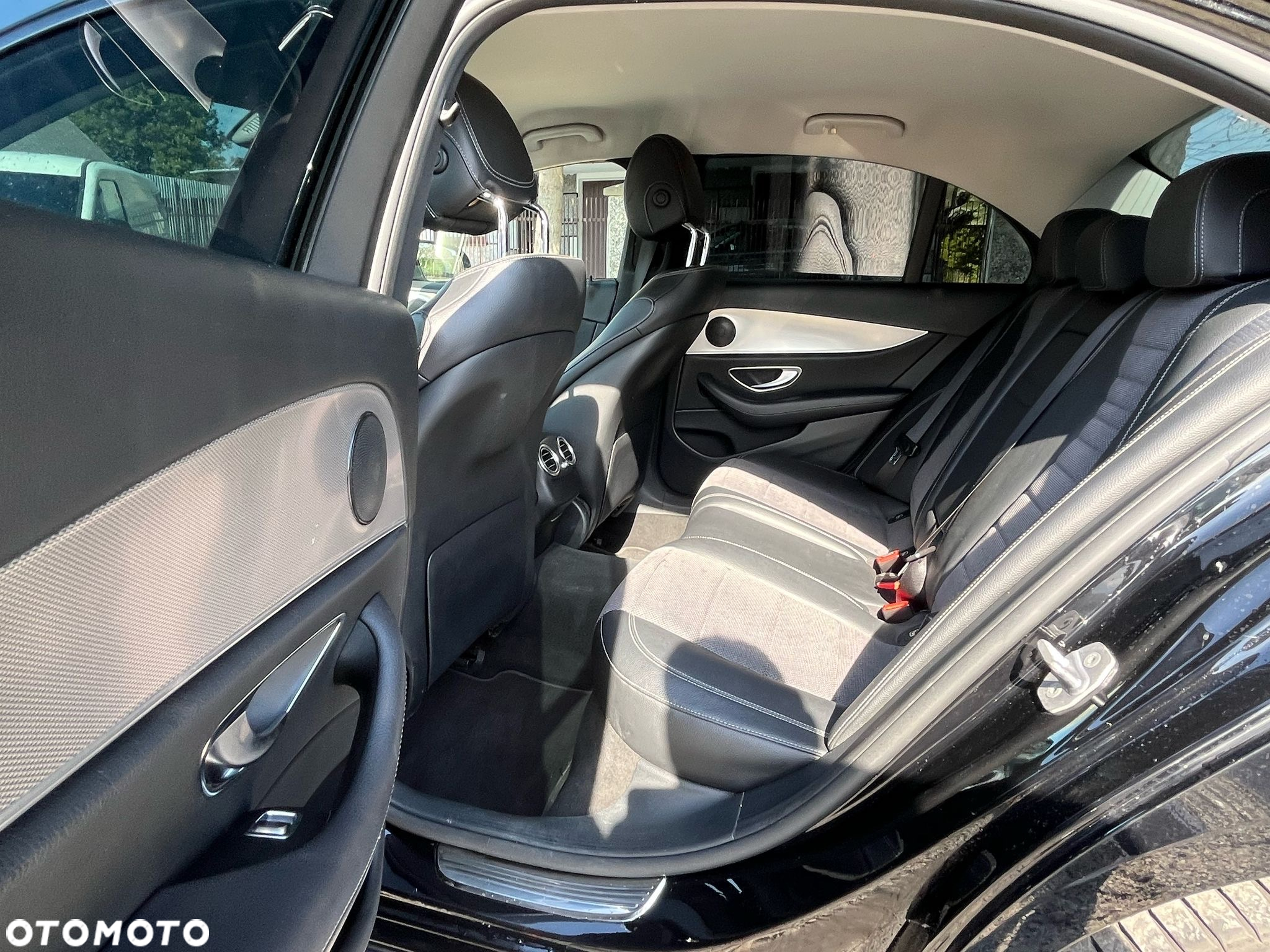 Mercedes-Benz Klasa E 220 d 9G-TRONIC AMG Line - 21