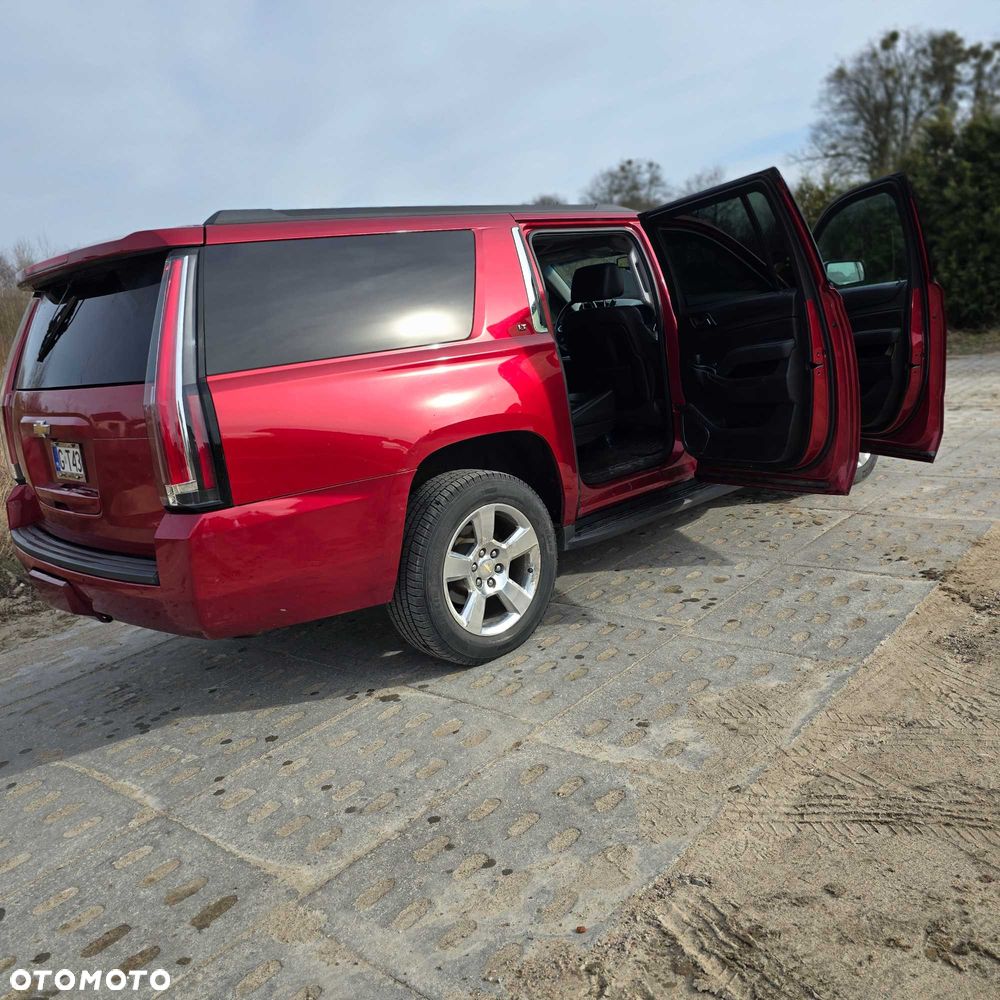 Chevrolet Suburban - 2