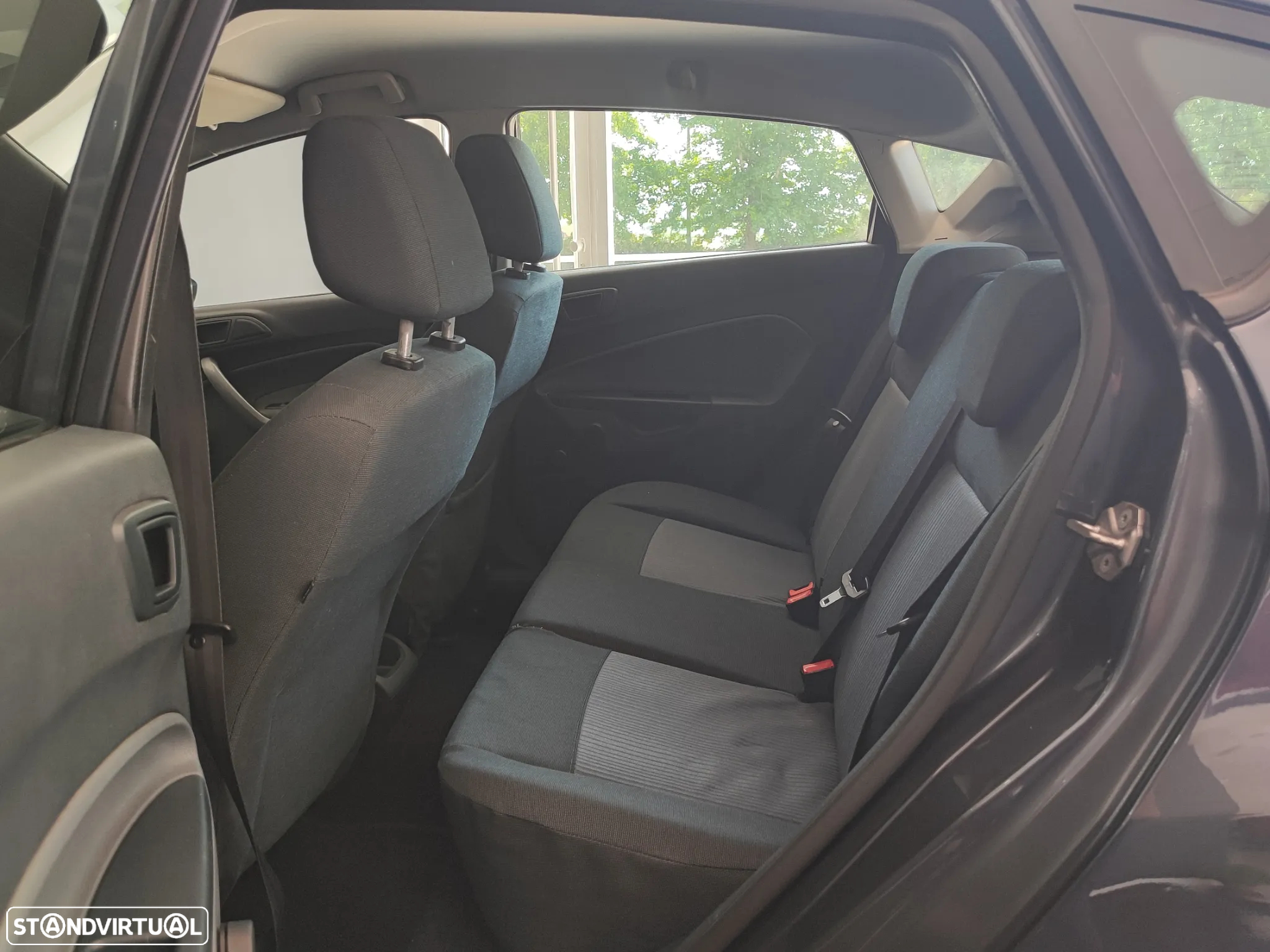 Ford Fiesta 1.25 Techno - 29