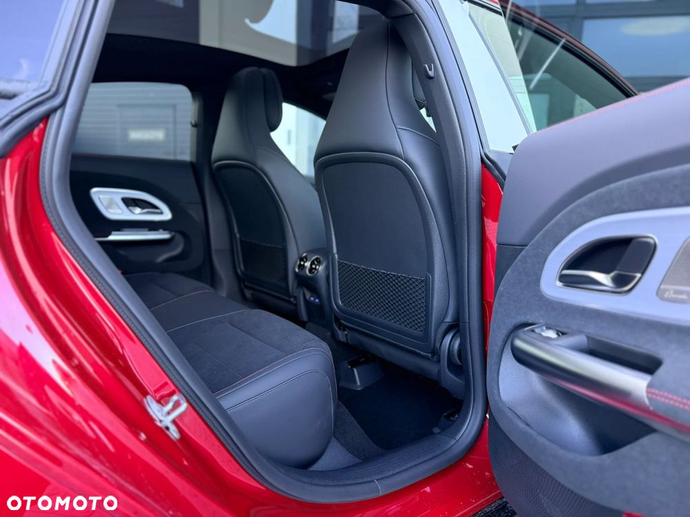 Mercedes-Benz CLA - 26