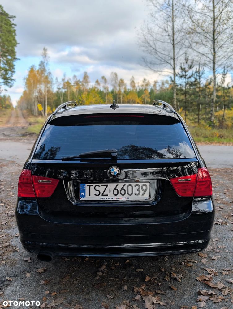 BMW 318I 2009 photo 5