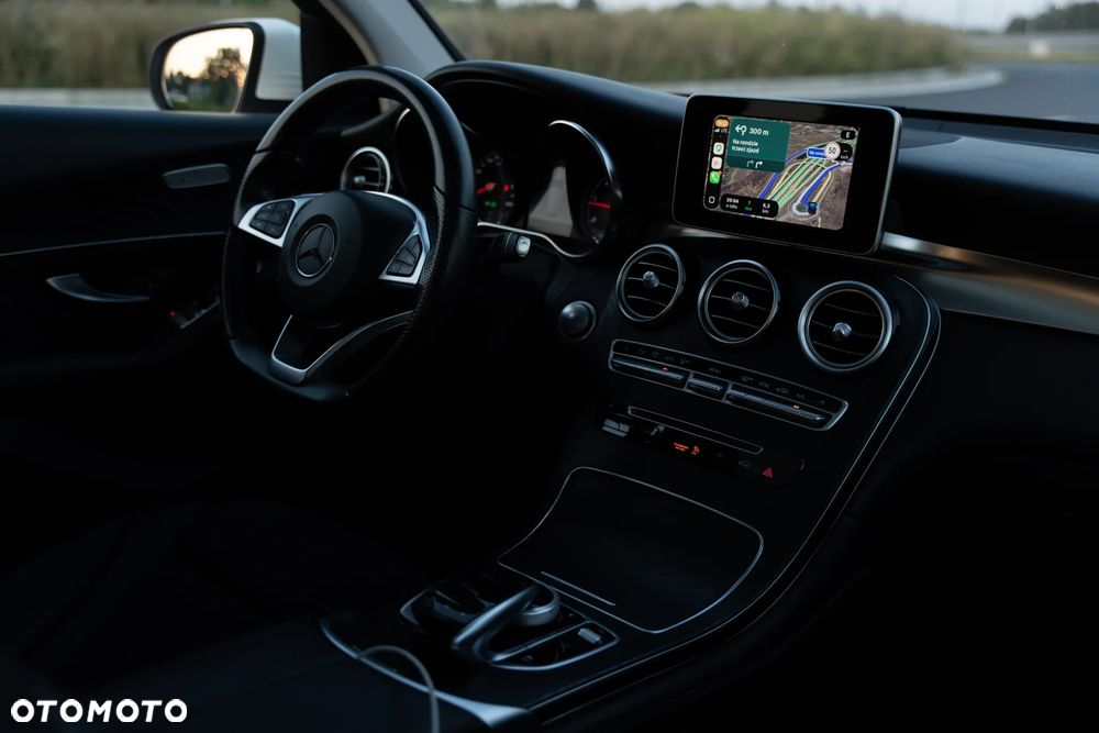 Mercedes-Benz GLC - 27