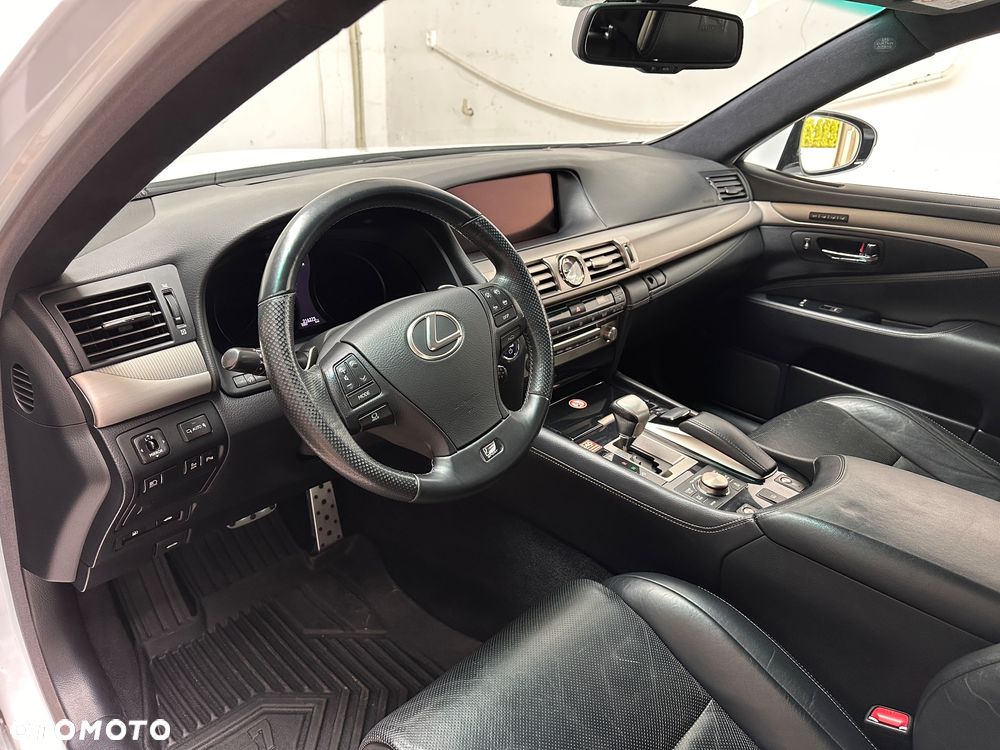 Lexus LS 600h F Sport - 27