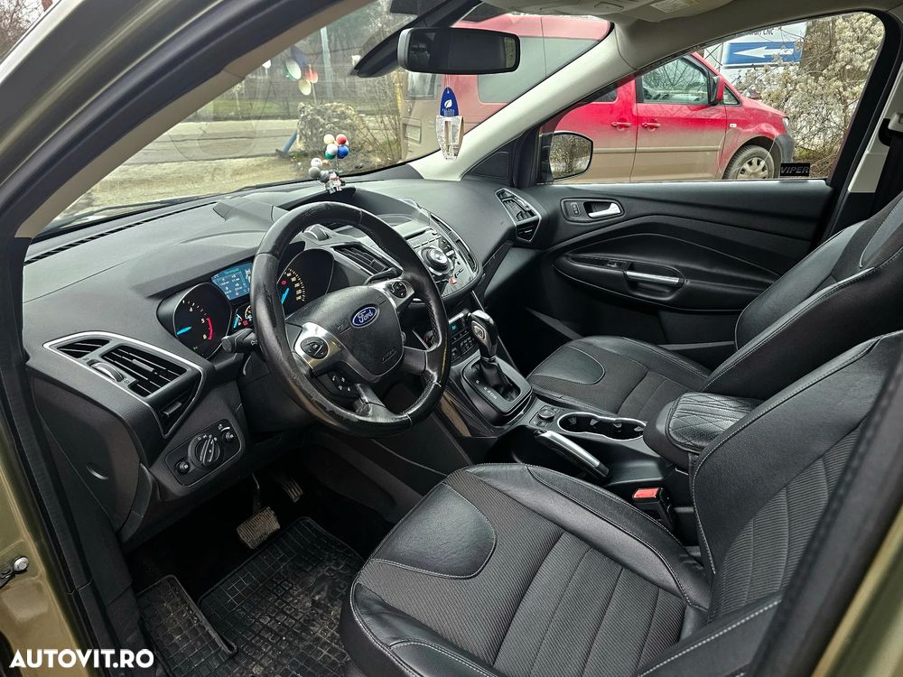 Ford Kuga 2.0 TDCi Powershift 4WD Titanium - 27