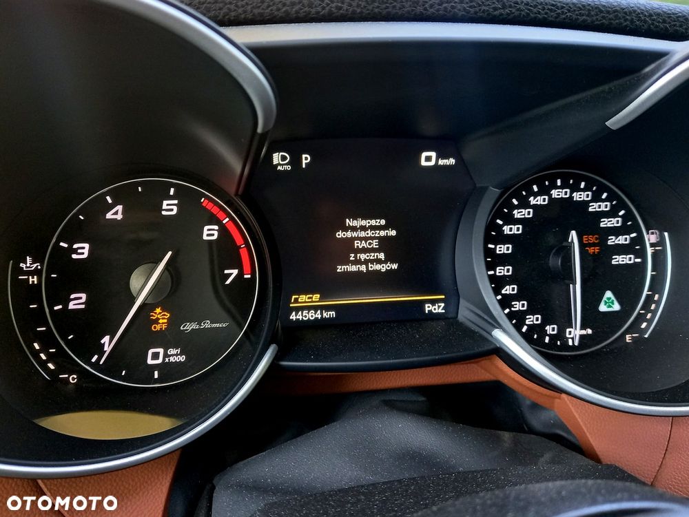 Alfa Romeo Giulia - 15