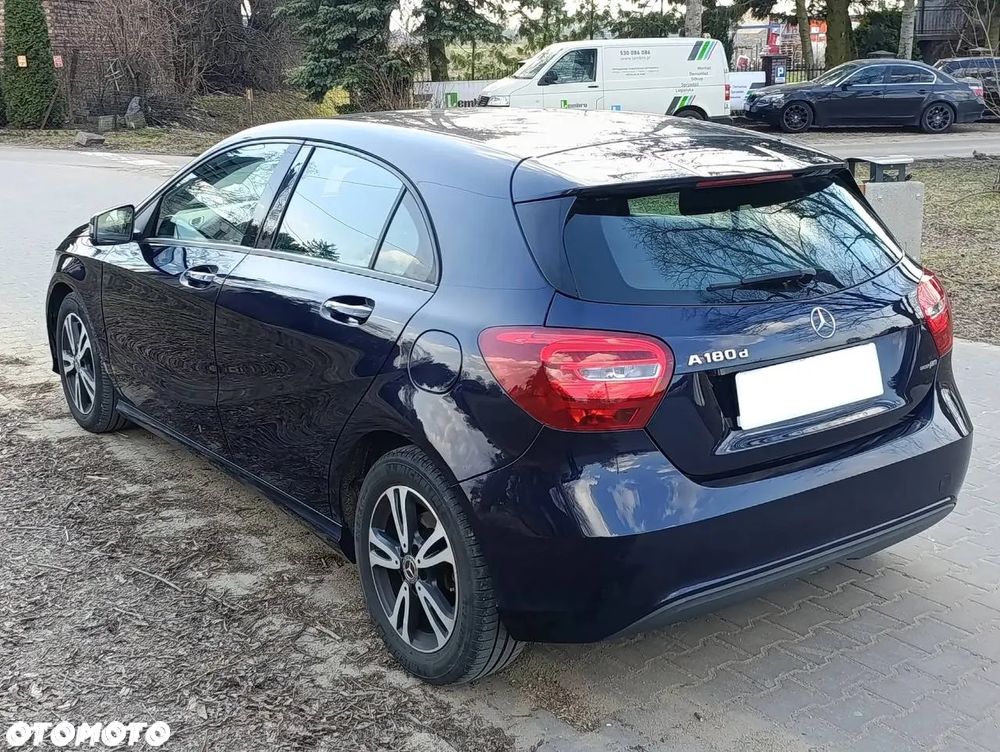 Mercedes-Benz Klasa A 180 d BlueEFFICIENCY Edition - 3