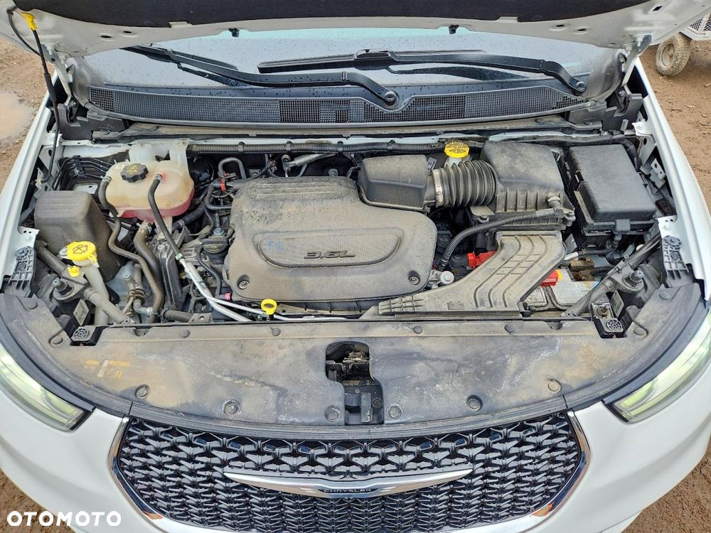 Chrysler Pacifica - 8