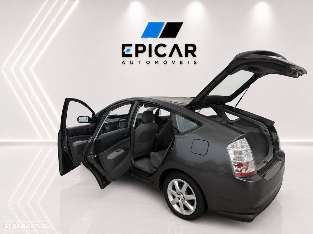 Toyota Prius - 8
