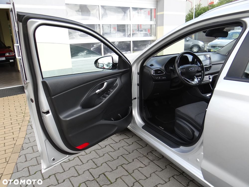 Hyundai i30 Kombi 1.4 Passion Plus - 16