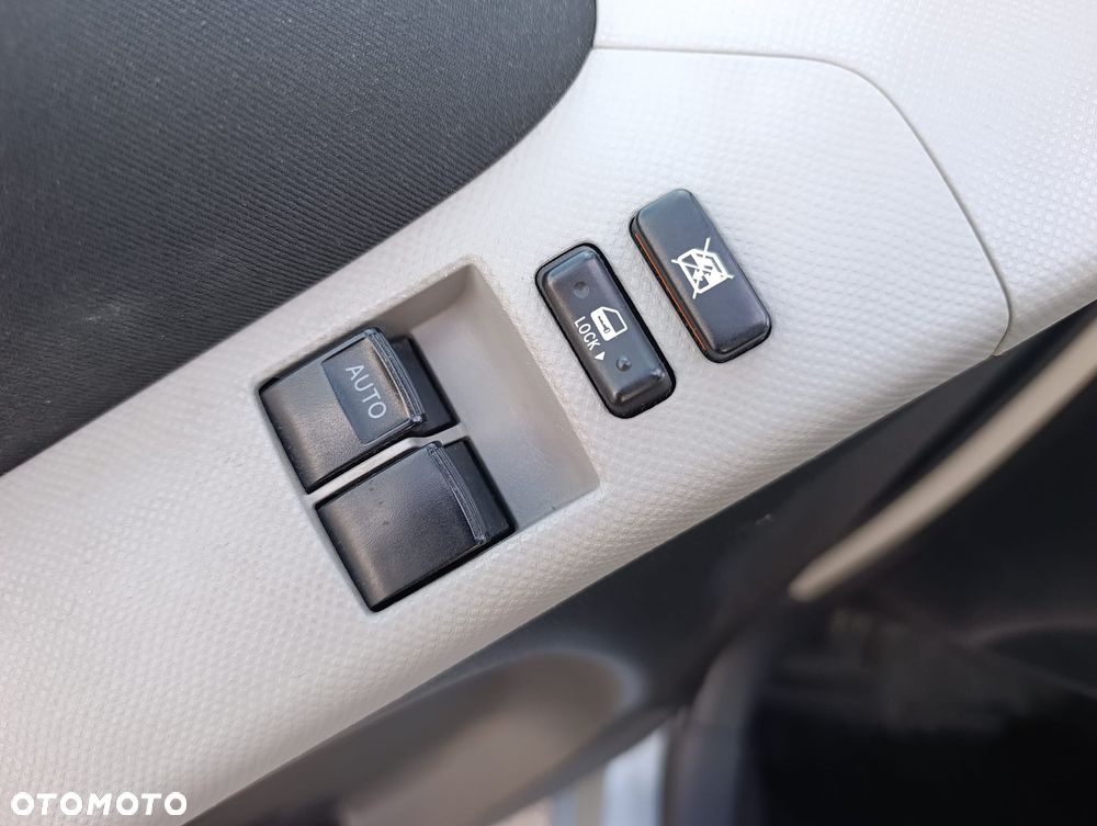 Toyota Yaris 1.3 Luna A/C - 12