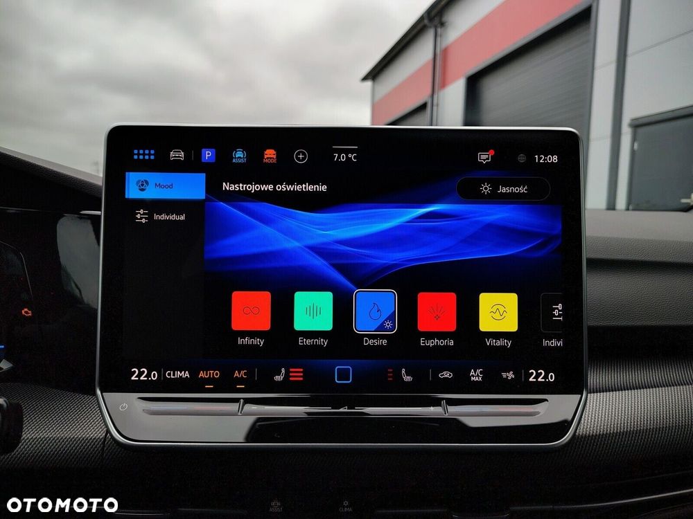 Volkswagen Golf Variant 2.0 TSI 4Motion R - 24