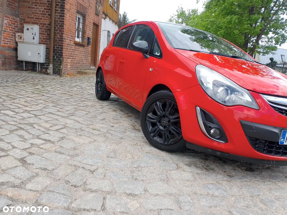 Opel Corsa 1.4 16V Color Edition - 1