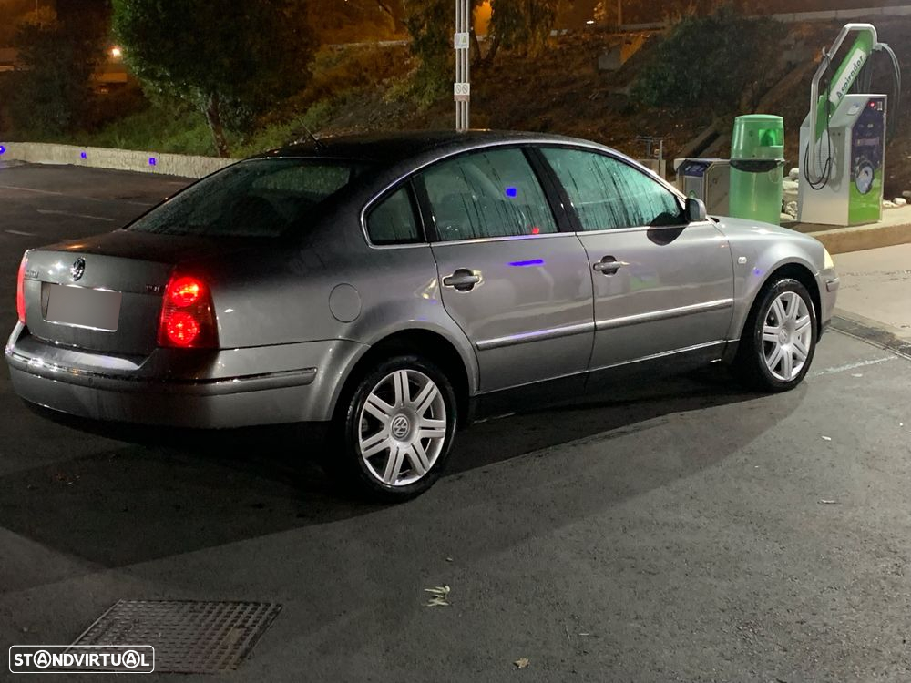 VW Passat 1.9 TDi Highline - 2