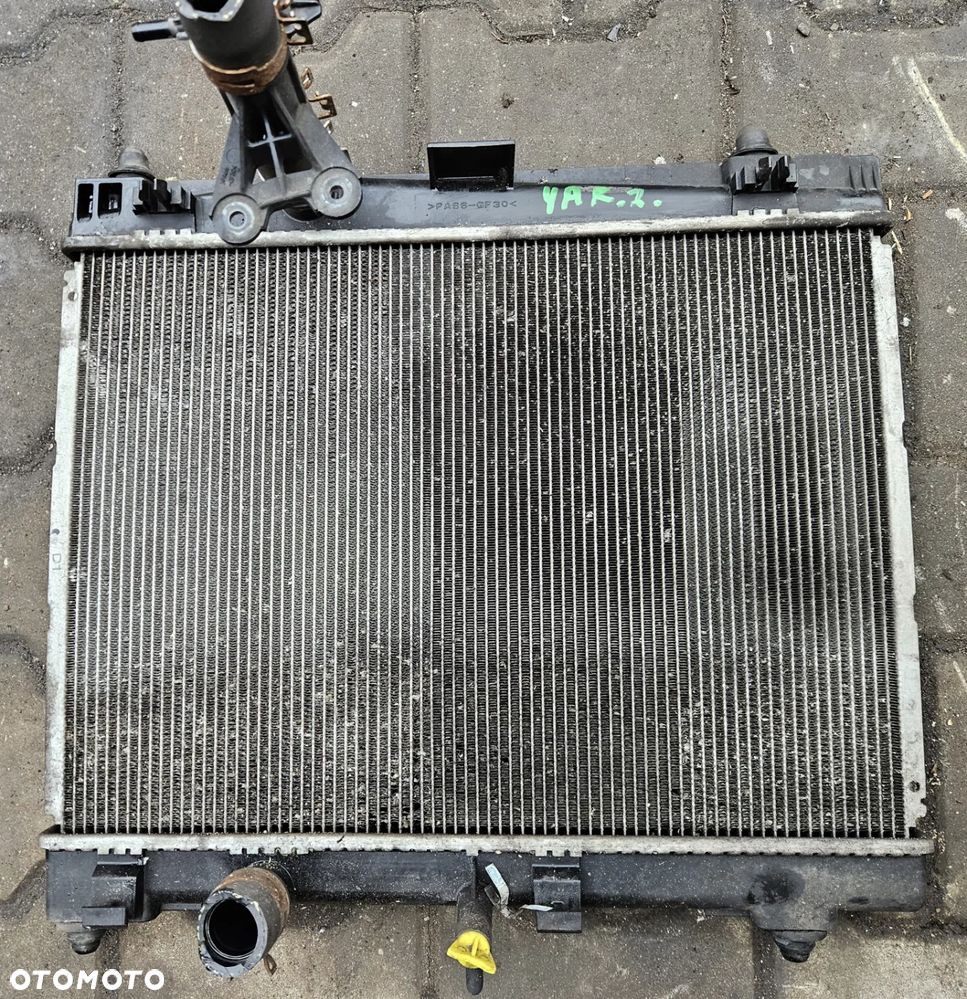 Toyota Yaris II 2 1.3 VVTi chłodnica wody