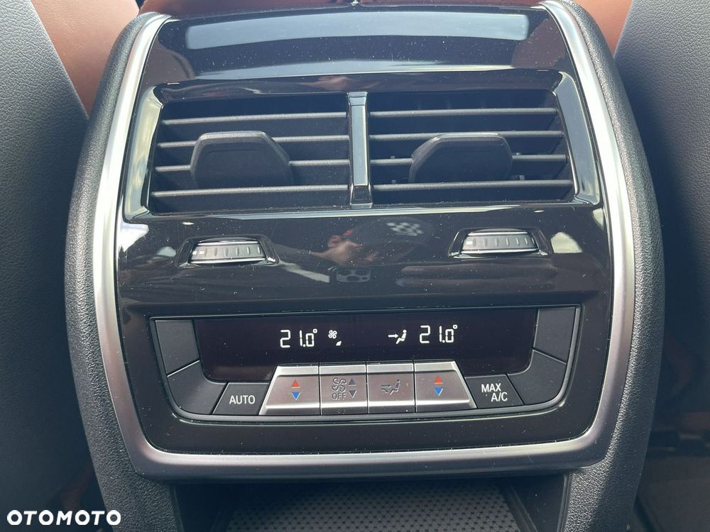 BMW X5 M M50i - 19