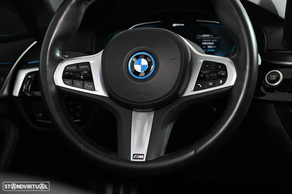 BMW 520 e Pack M - 17