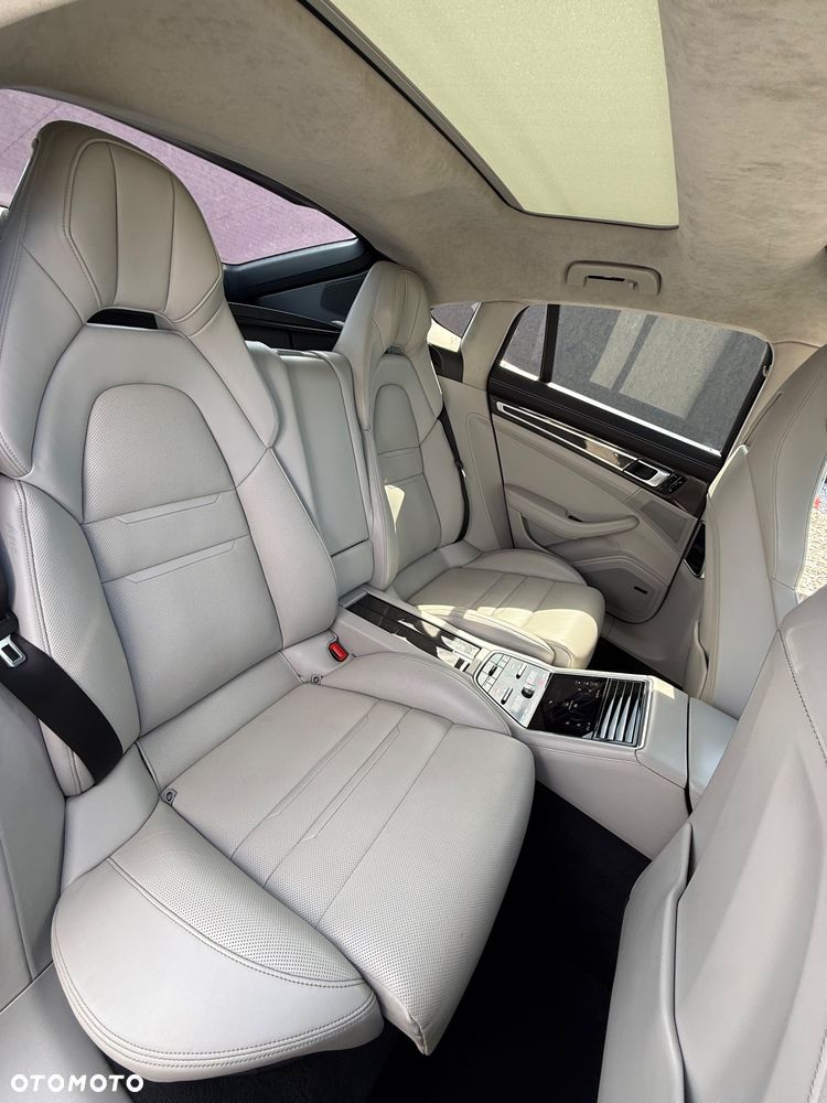 Porsche Panamera - 15