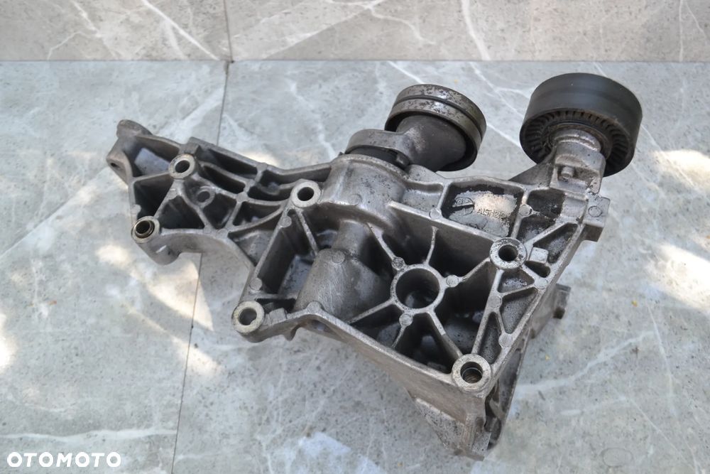 AUDI A4 B6 B7 1,9 2,0 TDI ŁAPA WSPORNIK MOCOWANIE ALTERNATORA 03G903143B - 6