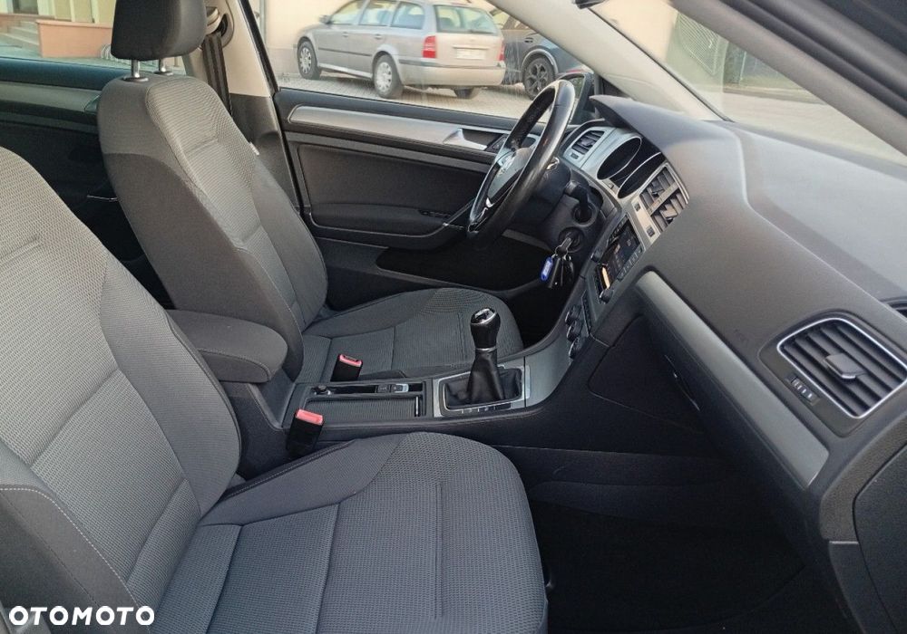 Volkswagen Golf - 13