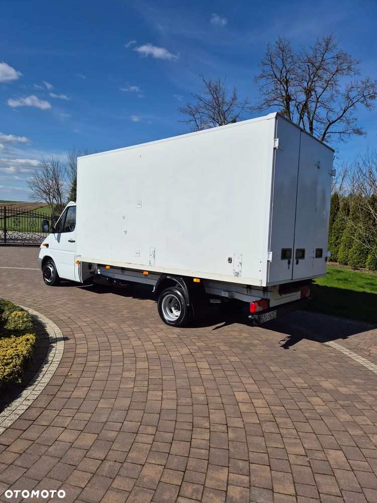 Mercedes-Benz Sprinter - 8