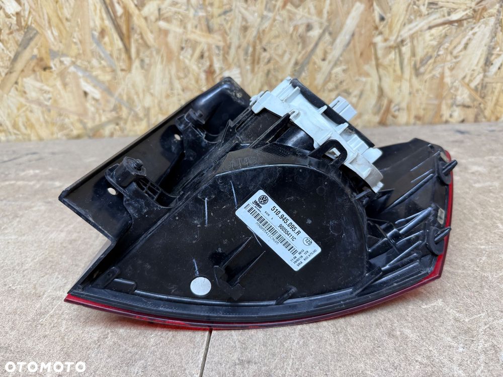 LAMPA TYŁ LEWA W BŁOTNIK VOLKSWAGEN GOLF SPORTSVAN 510. 510945095R - 4