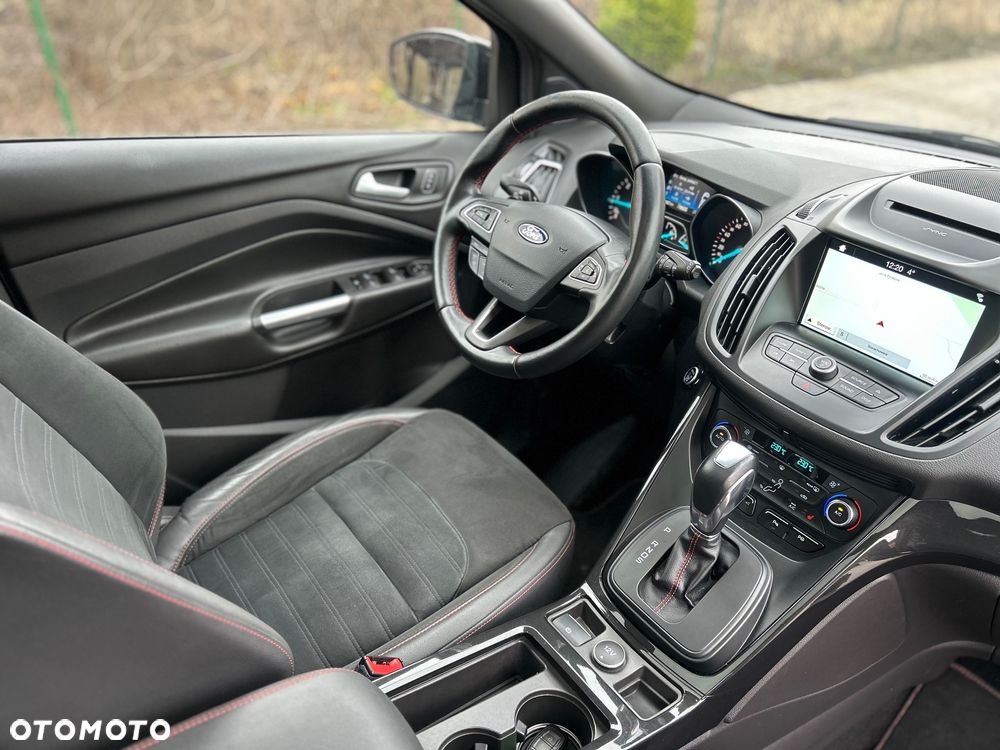 Ford Kuga 2.0 TDCi 4x4 ST-Line - 34