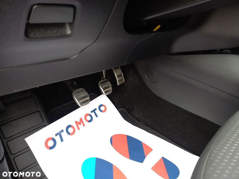 Ford Focus 2.0 EcoBlue STart-Stopp-System ST-LINE - 38