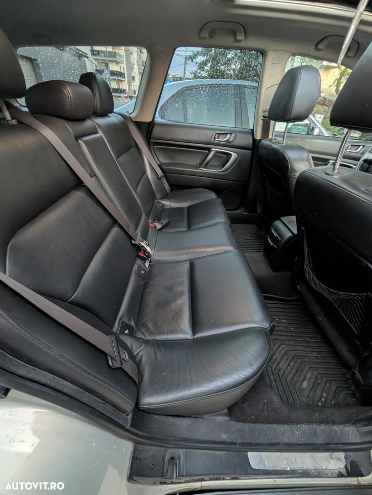 Subaru Legacy - 8