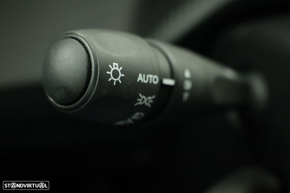 Peugeot 2008 1.2 PureTech Allure - 18