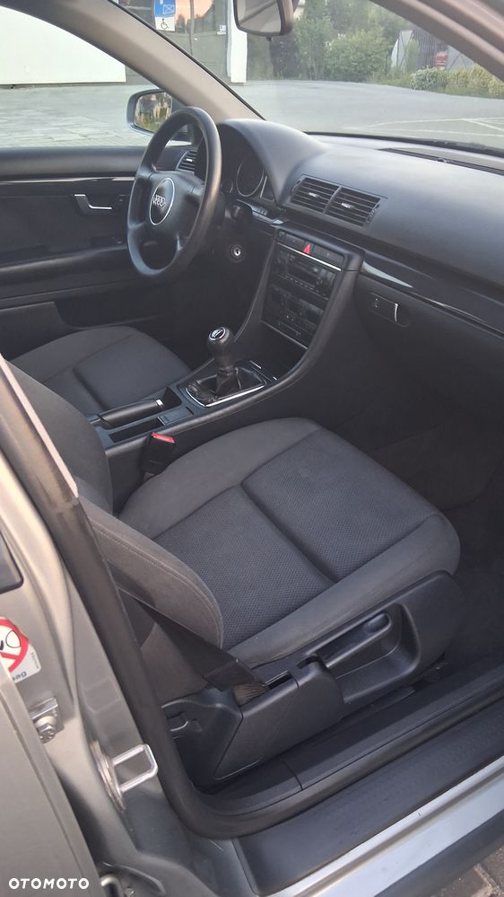 Audi A4 Limousine - 15