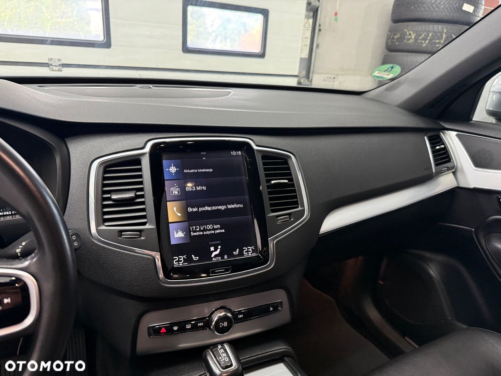 Volvo XC 90 D5 AWD Geartronic Momentum - 24
