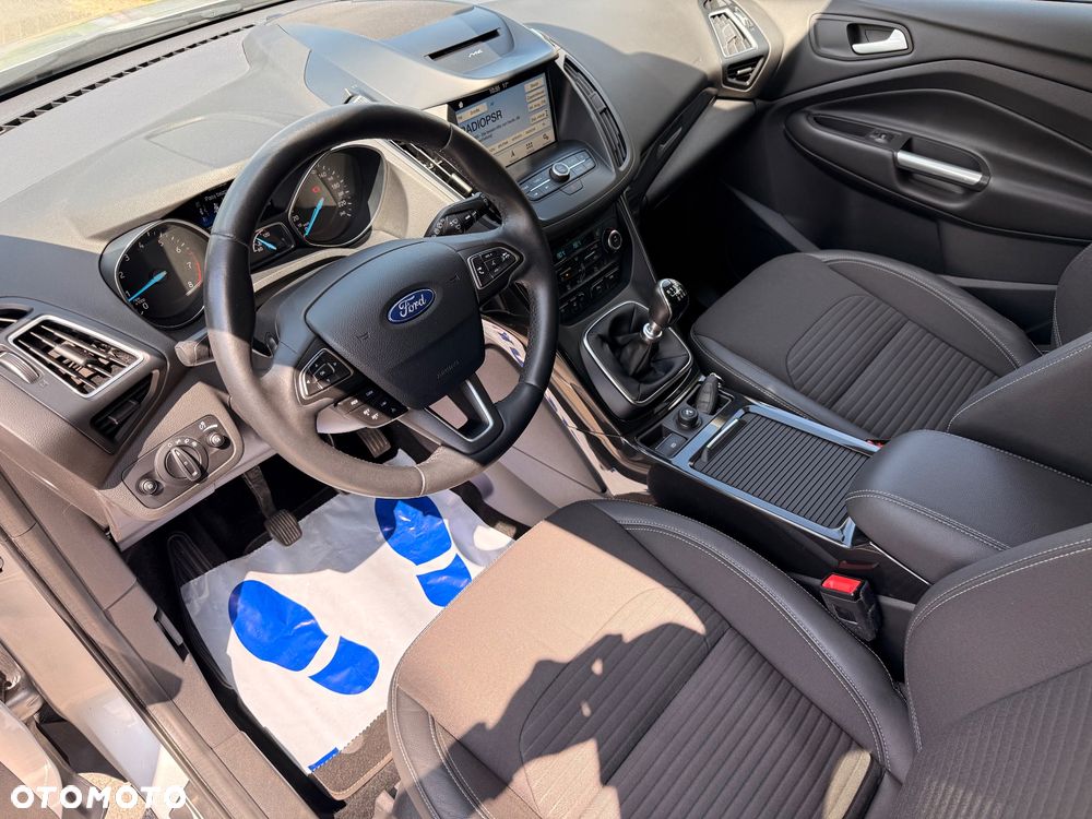 Ford Kuga 1.5 EcoBoost 2x4 Titanium - 12