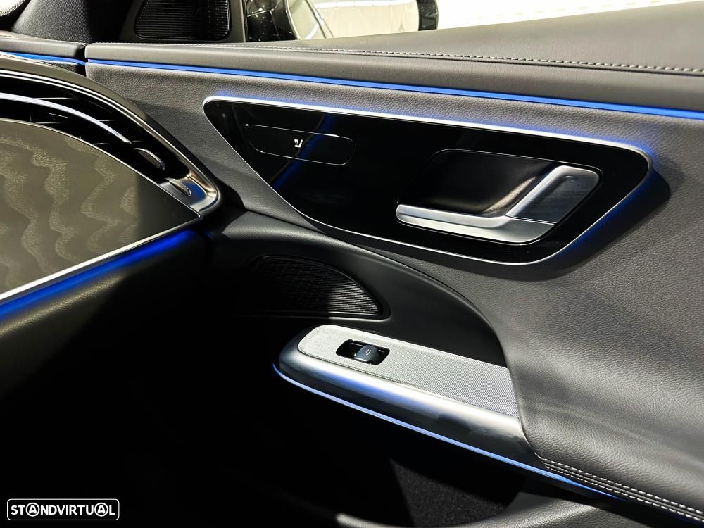 Mercedes-Benz E 300 e Station 9G-TRONIC AMG Line - 32