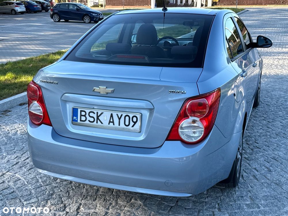 Chevrolet Aveo 1.4 16V Base - 13