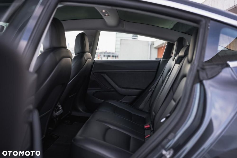 Tesla Model 3 - 30