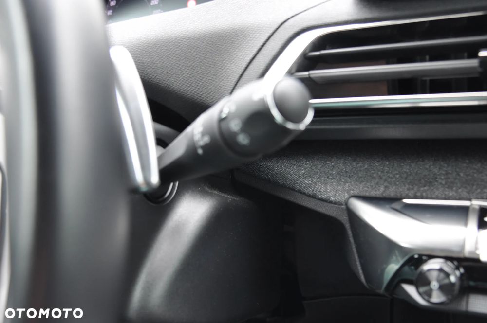 Peugeot 3008 1.2 PureTech Allure Pack S&S EAT8 - 26