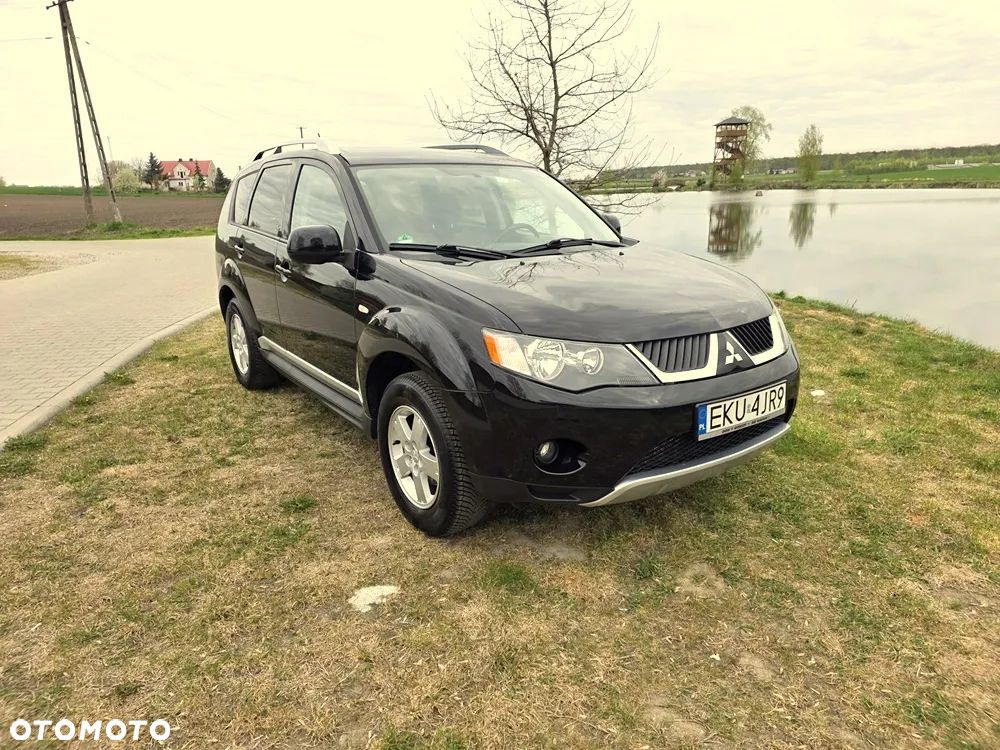 Mitsubishi Outlander 2.4 Intense - 2