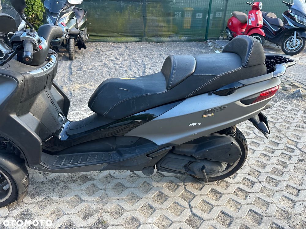 Piaggio MP-3 - 4