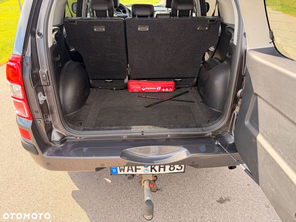 Suzuki Grand Vitara 1.9 DDiS Comfort DPF Family - 27