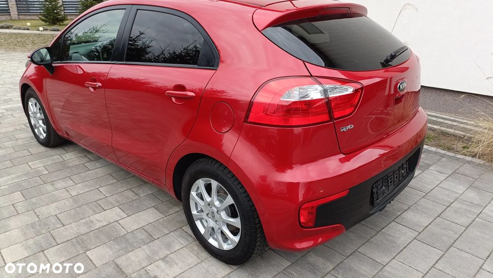 Kia Rio 1.4 Fifa World Cup Edition - 21
