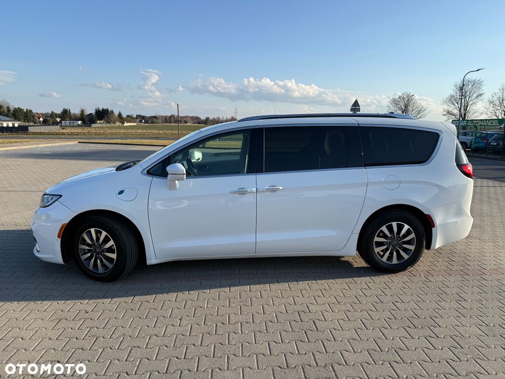 Chrysler Pacifica - 4