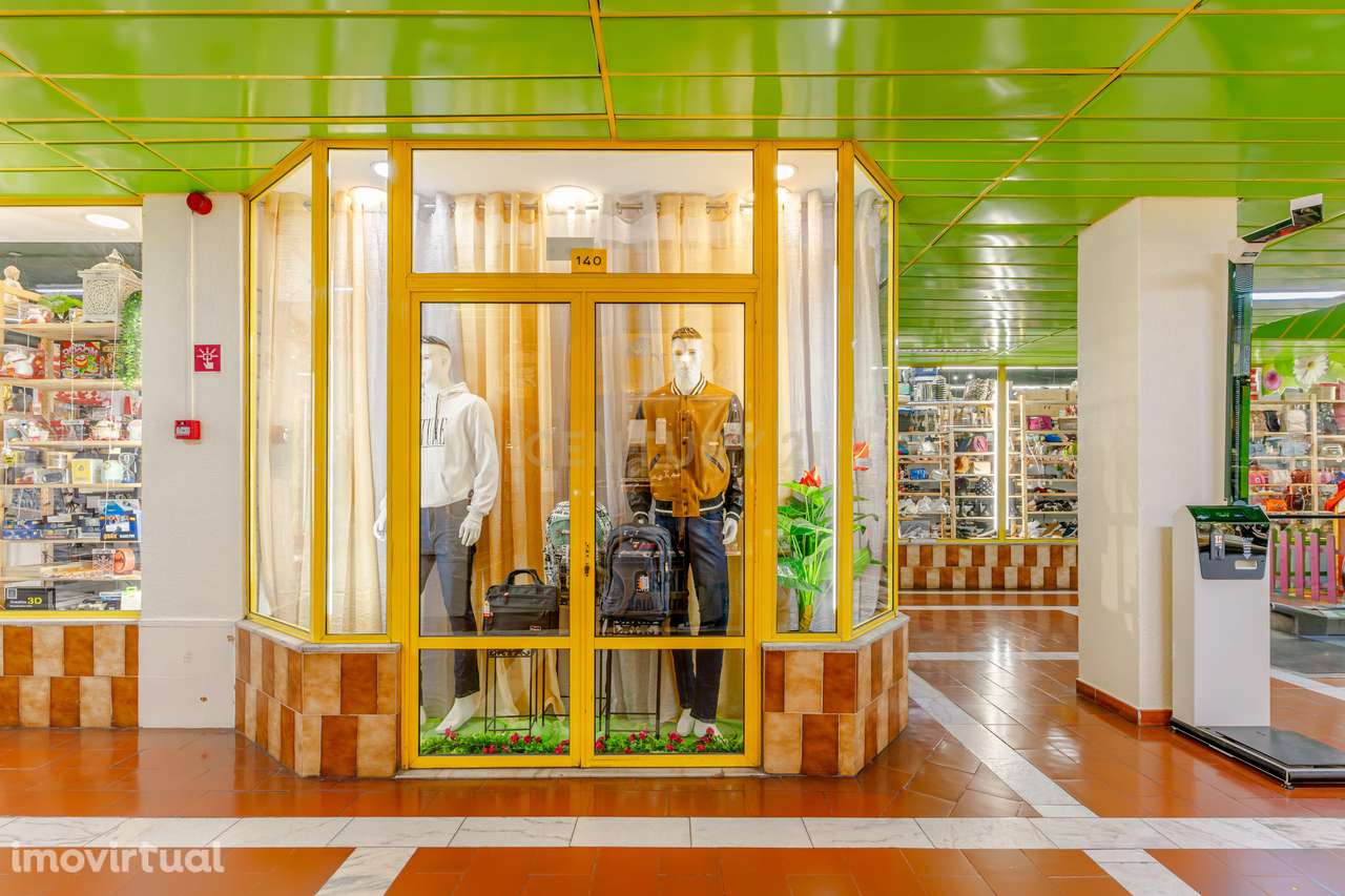 Loja no Centro Comercial da Amora - Grande imagem: 3/10