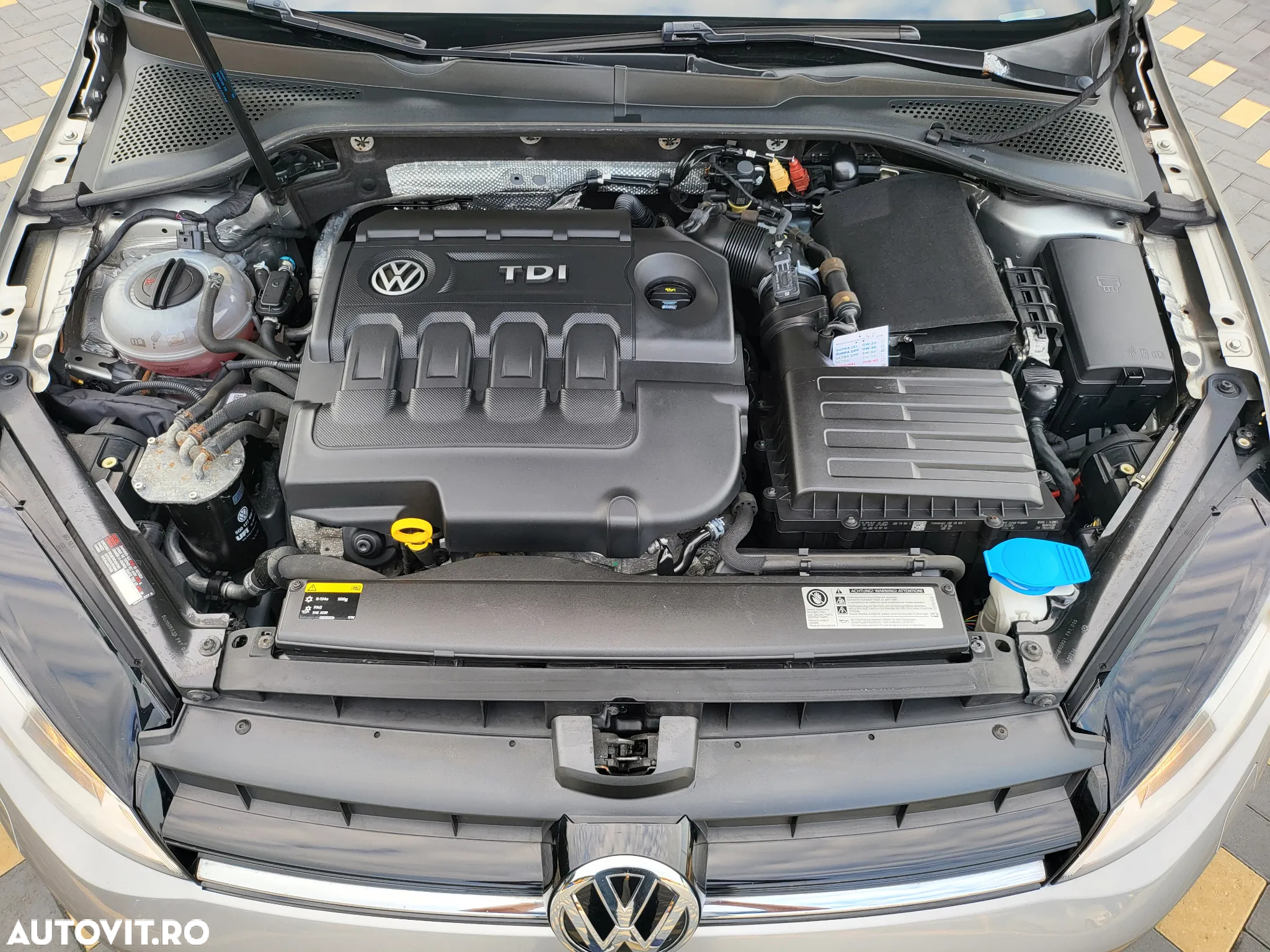 Volkswagen Golf 1.6 TDI BMT Comfortline - 18