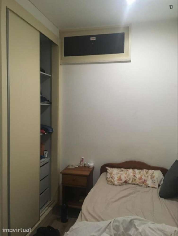 Quarto - localizado em Penha de França Lisbon - Grande imagem: 2/21